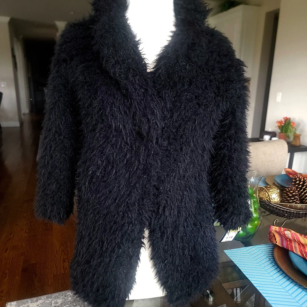 Art Class L(10-12) Girl's Long Faux Fur coat with pockets.($35)